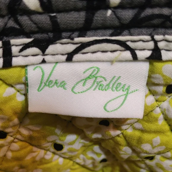 VERA BRADLEY Quilted Multicolor Pattern Magnetic Closure Tote Bag - Picture 9 of 10